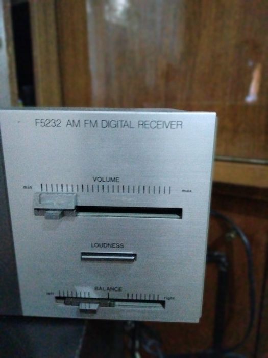 Стерео ресивер PHILIPS-40ват.