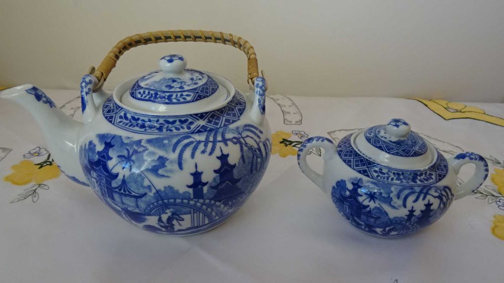 чайник и захарница (Nippon),  "Япония".