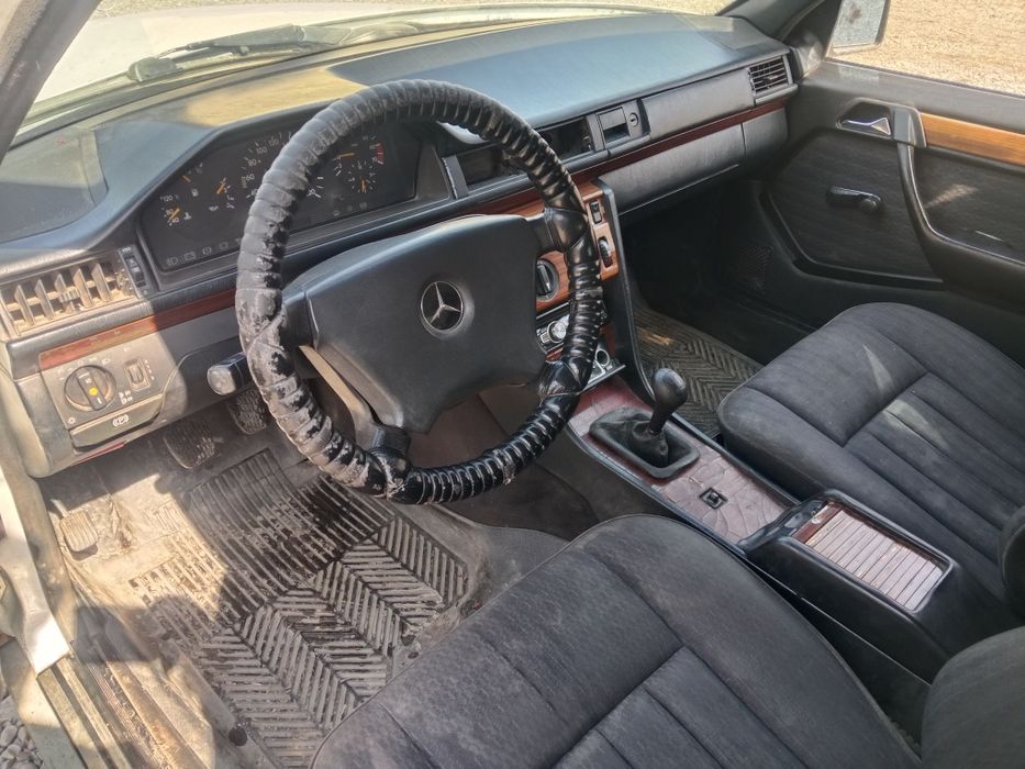 Продам Mercedes Benz 124 E200