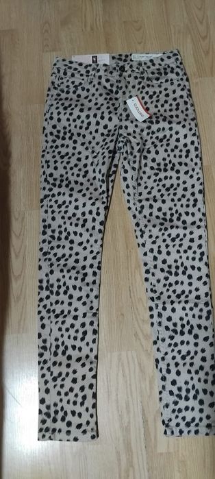 Pantolaloni dama ,material jeans ,M/40,noi