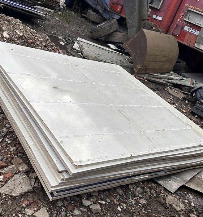 Panouri TEGO provenite din semiremorci de camion (200x200cm)