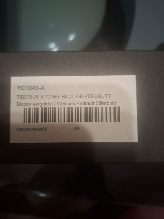 Дамски часовник .Нов