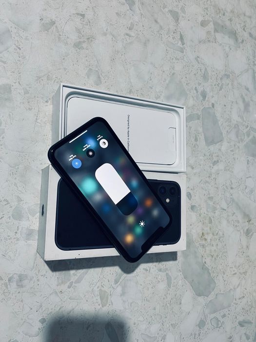 Iphone 11 128GB.