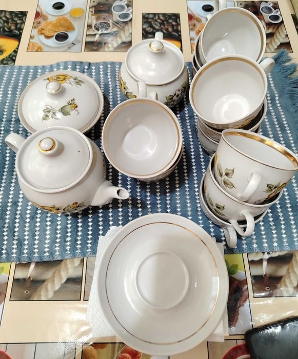 Продам 12-ти персонный сервиз