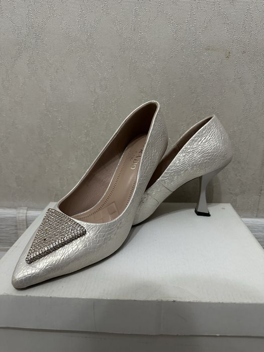 Женские красивые туфли