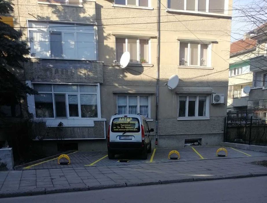 Дава се под наем Гараж / Паркомясто в Търговище, Център - 15 кв.м за 39.27 € - Снимка #1