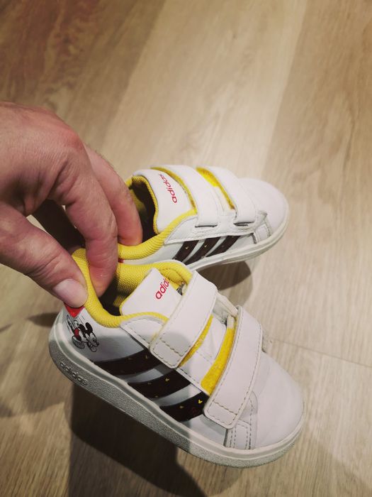 Adidas disney marimea 22
