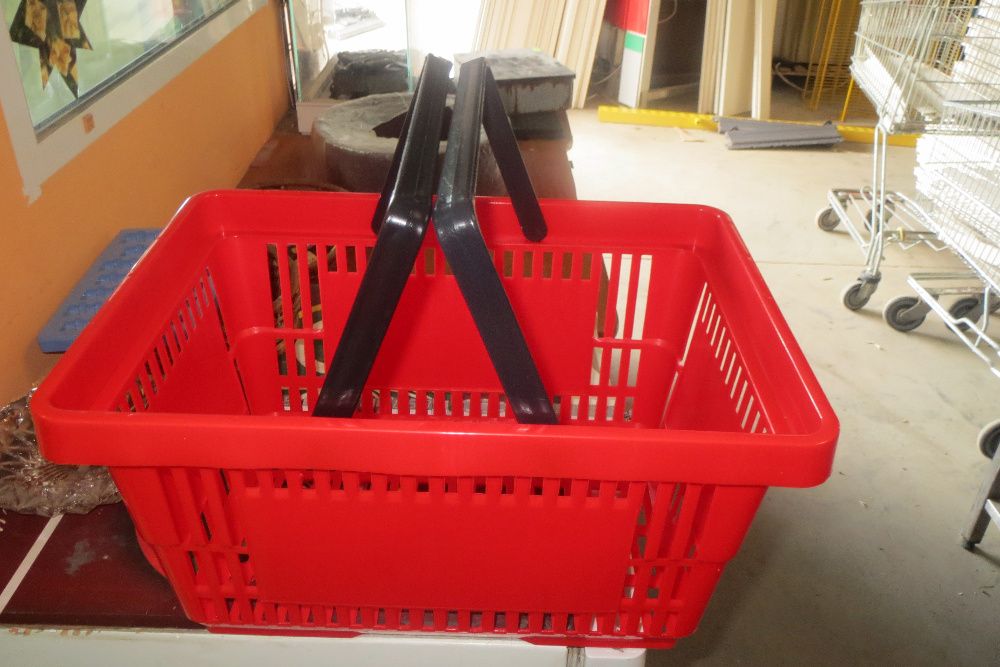 Кошници пластмасови за пазаруване/нови/