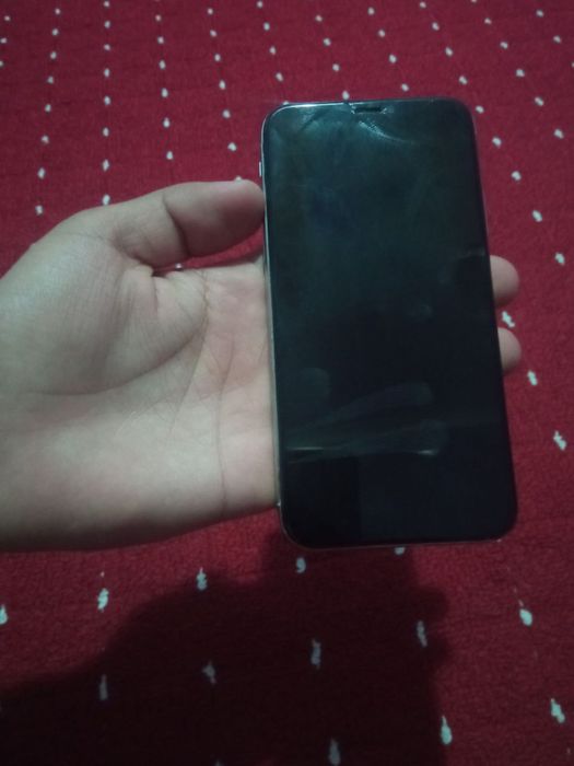 iPhone X xolat yaxshi