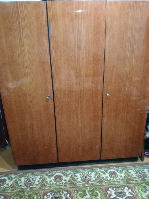 Продам спальный гарнитур