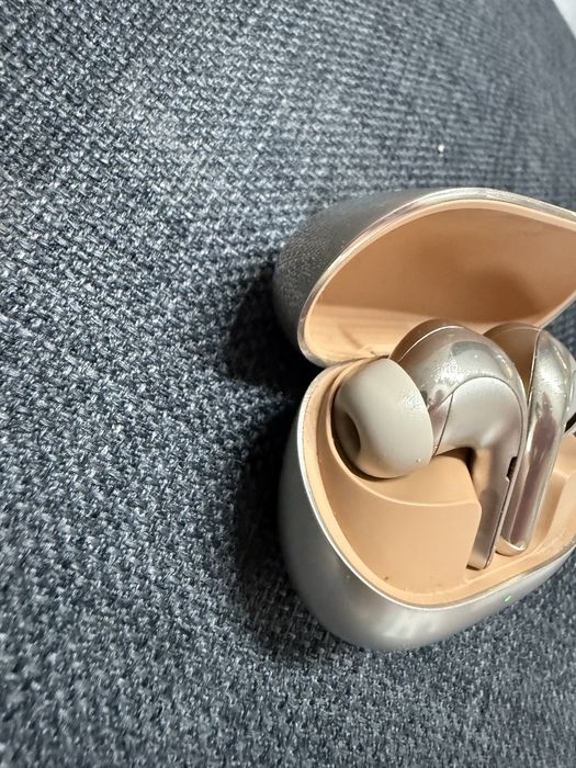 Безжични слушалки Xiaomi Buds 4 pro златисти