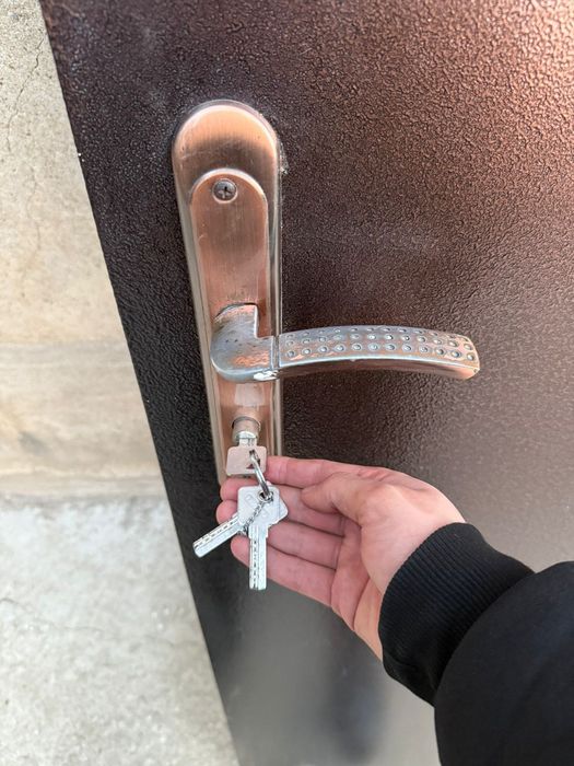 Продам входная дверь