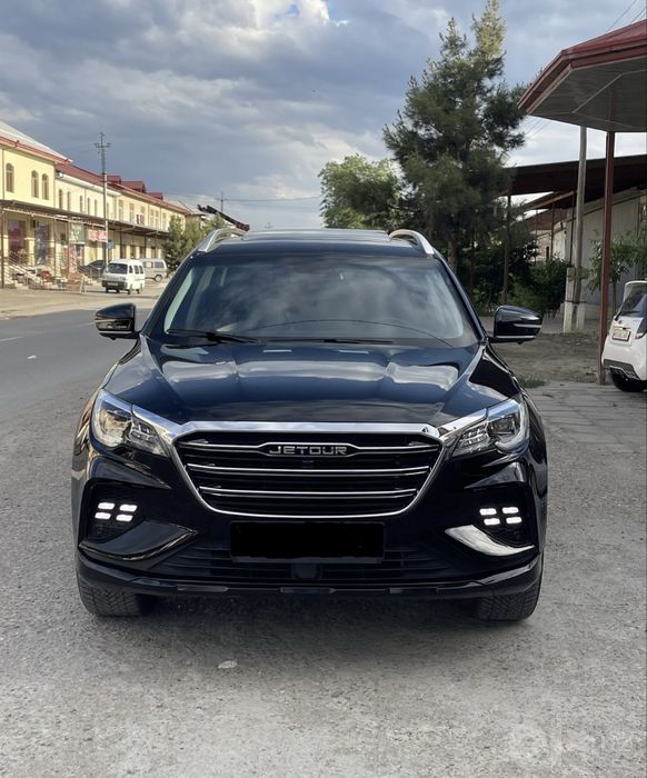 Jetour X 70 sotiladi