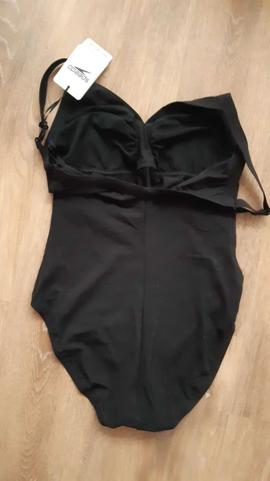 два Speedo Нов М размер цял бански