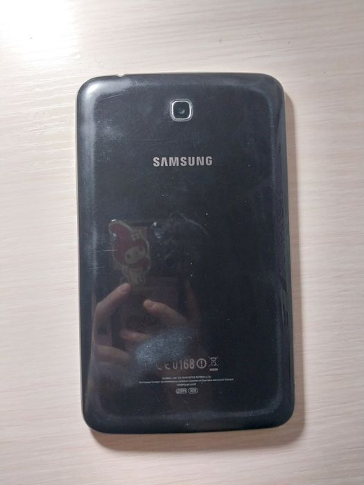 Продам планшет Samsung на запчасти(не рабочий)