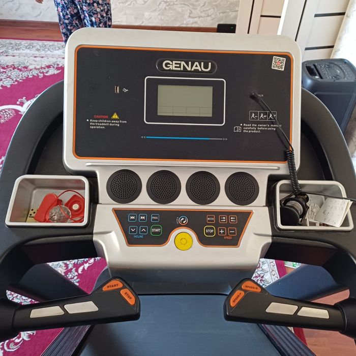 Продам беговую дорожку GENAU 900