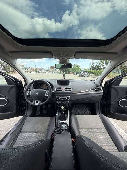 Renault Megane III Paris Edition 1.5 dCi 110 CP – FULL OPTIONS – Panoramic – Keyless – Euro 5