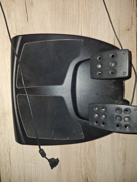 Volan Logitech Momo