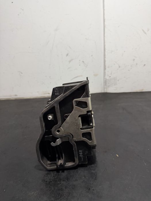 Broasca usa dreapta fata BMW Seria 5 e60 E61 | 7167068 Broasca usa dreapta fata BMW Seria 1 E88 E87 Broasca usa dreapta fata X3 E83