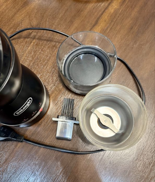 Кофемолка Delonghi