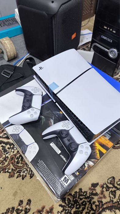 Playstation 5 продам как на фото б.у как новый привозной гарантия год