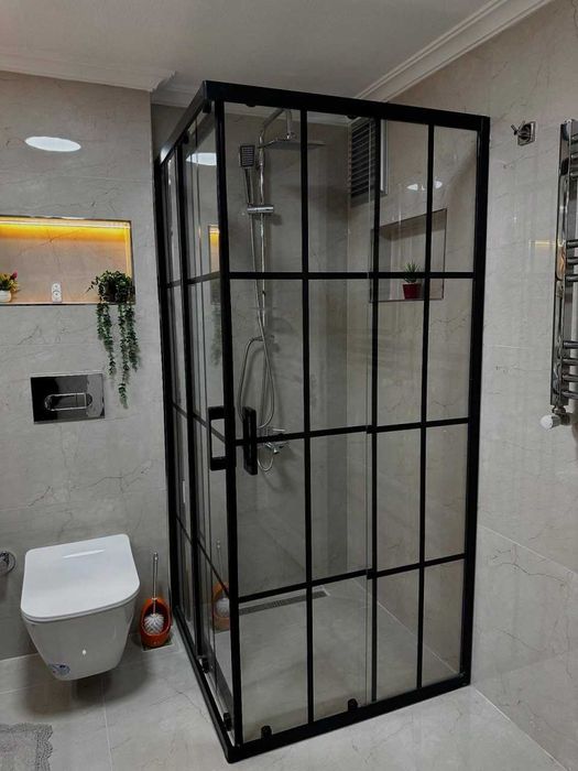 Душевые кабины и перегородки из закалённого стекла