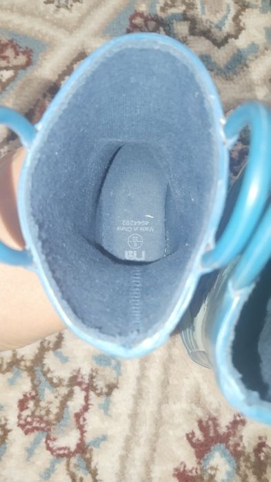 Продам резиновые сапоги