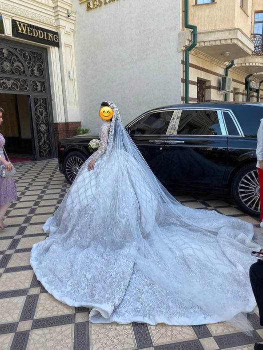 Очень Красивое Свадебное Платье !