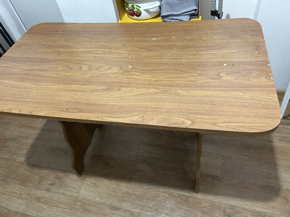 Отдам диван  даром