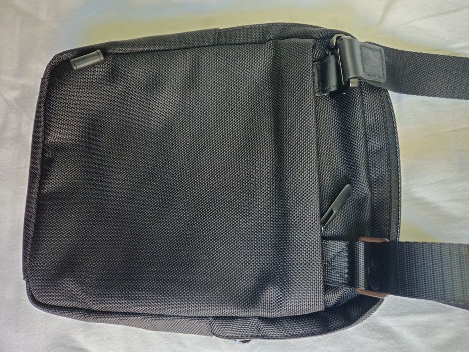 Мъжка чанта естествена кожа piquadro