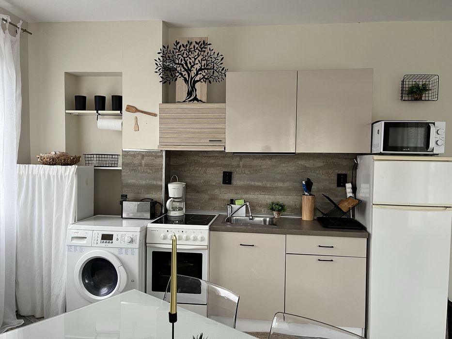 Дава се под наем Тристаен апартамент в Бургас, Сарафово - 100 кв.м за 578.34 € - Снимка #3