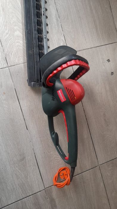 Foarfeca de tuns gard viu Metabo HS 8475 S
18 v 
Doi acumulatori