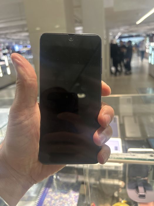 Samsung S21 F на 128 гиг