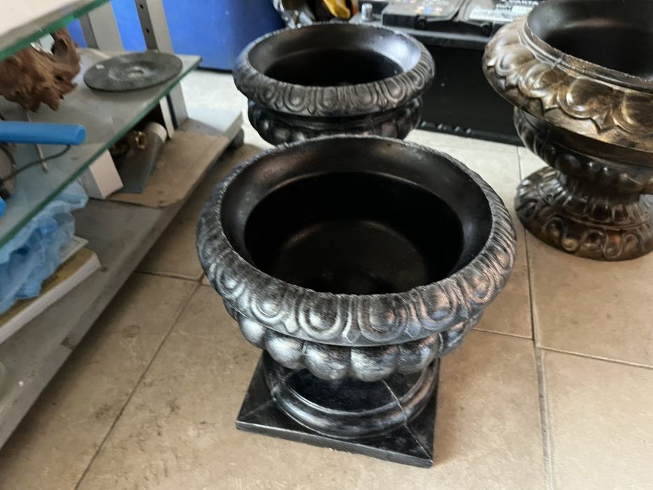 Ръчно произведени кашпи и саксии