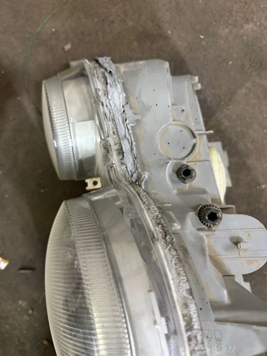 Продам фара на мерседес 210 дорест