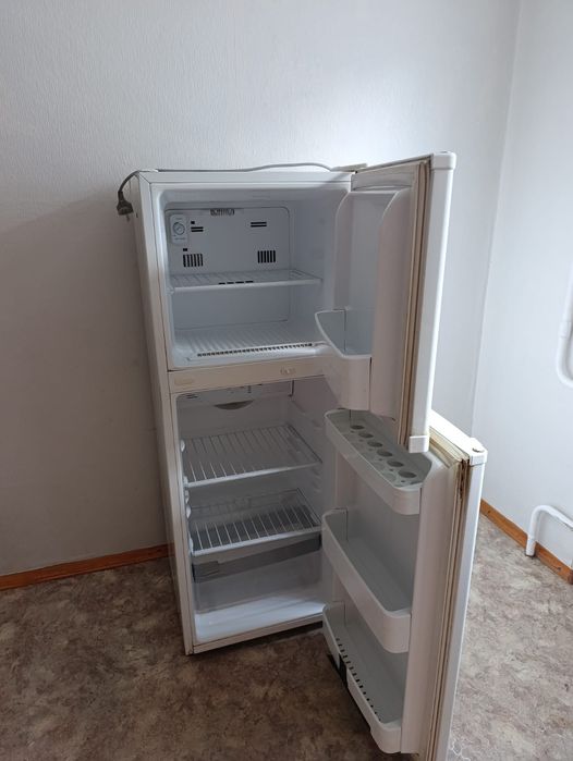 Продам б/у холодильник