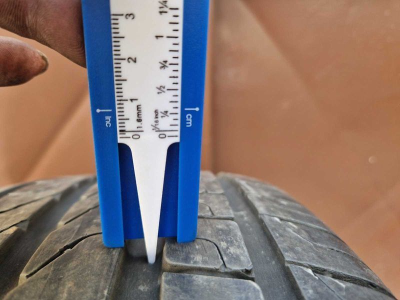2 Pirelli R18 225/55
летни гуми
DOT1318