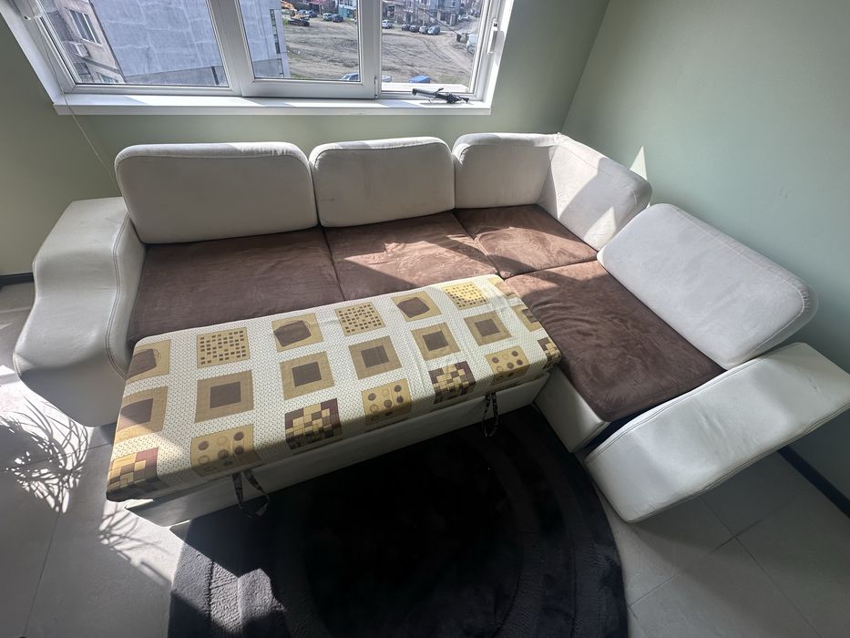 Ъглов Диван със зона за сън