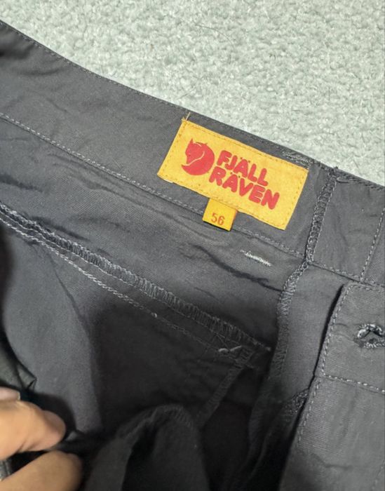 Pantaloni Fjall Raven marimea 56