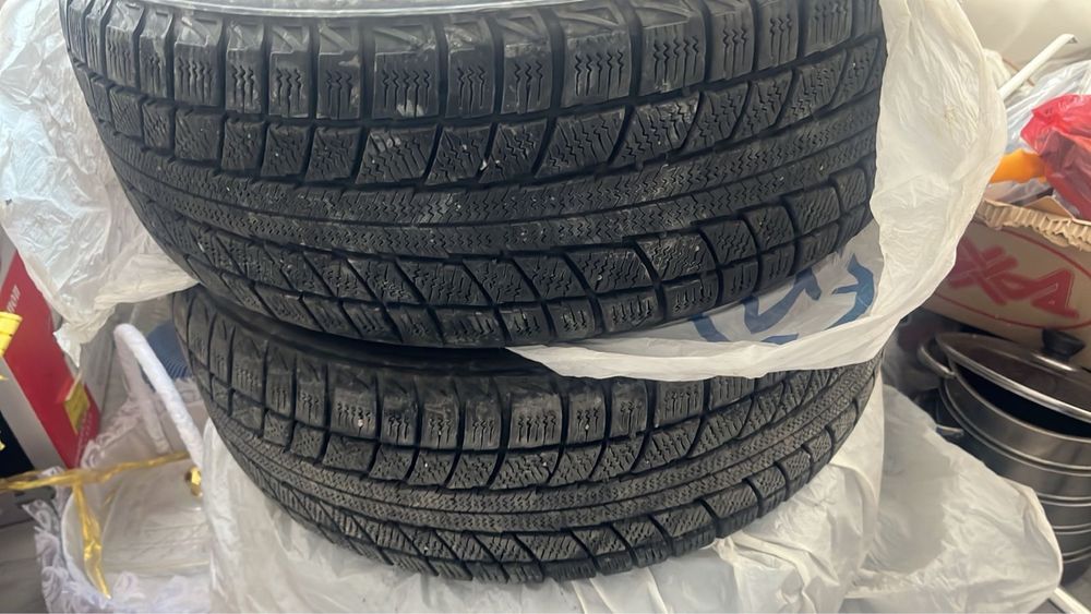 Продам зимние шины 215/60/16