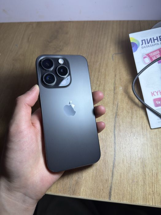 Продаю Айфон 15 про