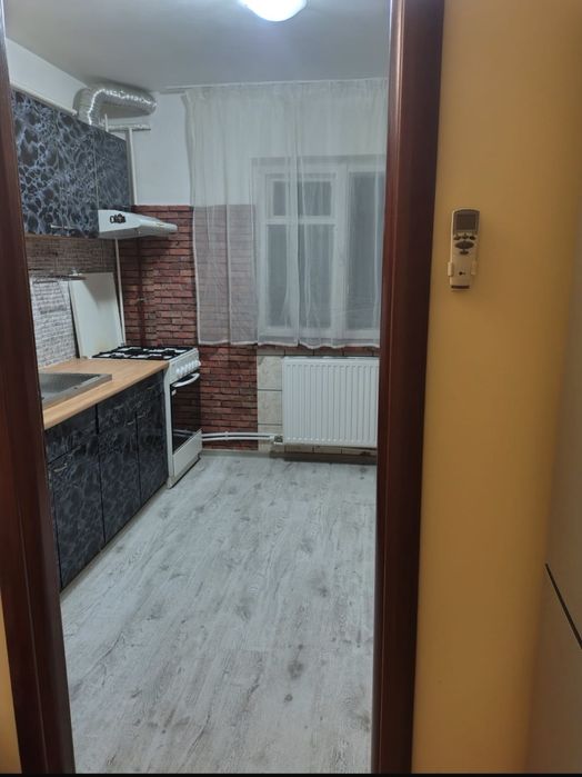 Inchiriez apartament