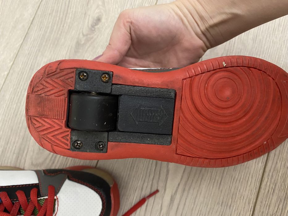 Детские кроссовки-ролики