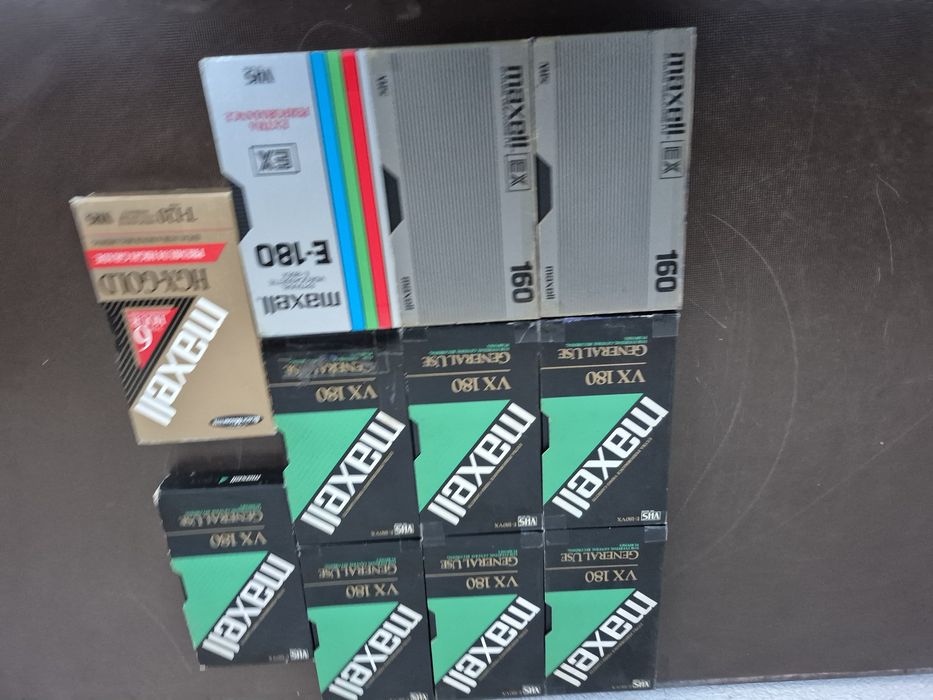 Vând lot 11 casete video VHS originale Maxell 120,180 minute cu filme