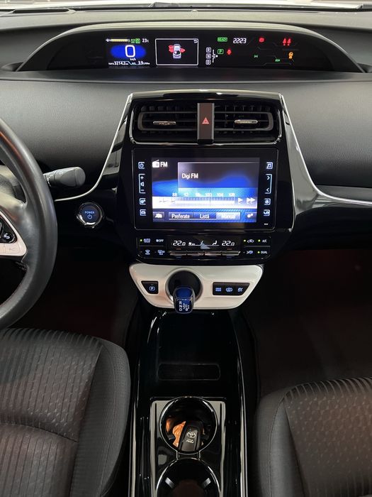 Toyota Prius Plug-in Hibrid Executive 1,8 benzină Pret afisat TVAIncus