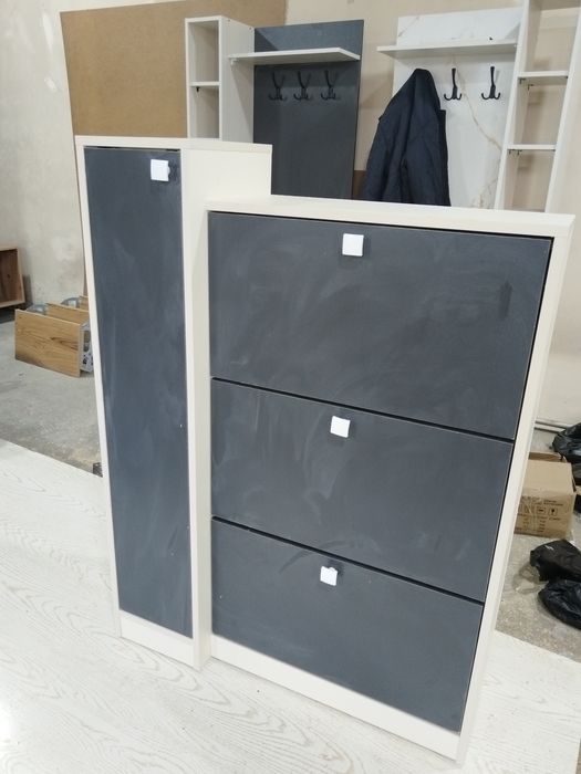 Uy va ofis uchun Poyafzal Shkaflar