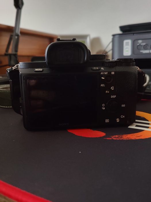 Sony A7II cu obiectiv Sony FE 1.8/50mm-vand urgent