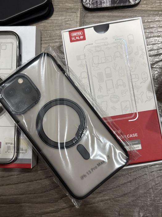 Чехлы на iPhone 13 Pro Max