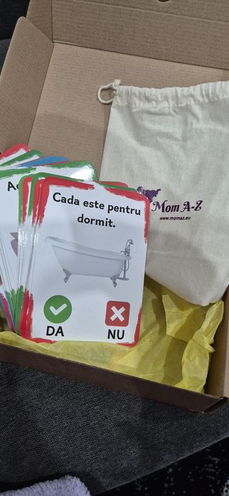 Vând cartonase pentru copii