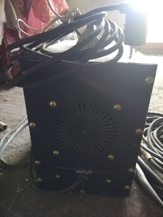 Продам электросварку на 220/380.